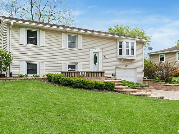3rd image of 4 Ashlawn Ave