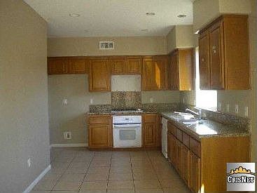 4th image of 9052 Sylmar Ave