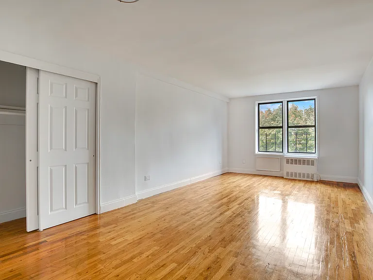 3255 Randall Ave #3D — Photo 3