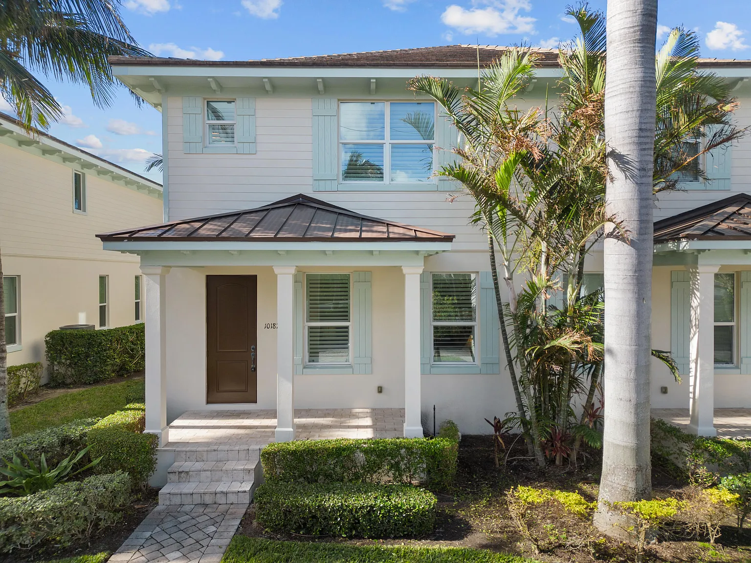 3 bed, 2.5 bath, 1916 sqft, $4,000 — Photo 1