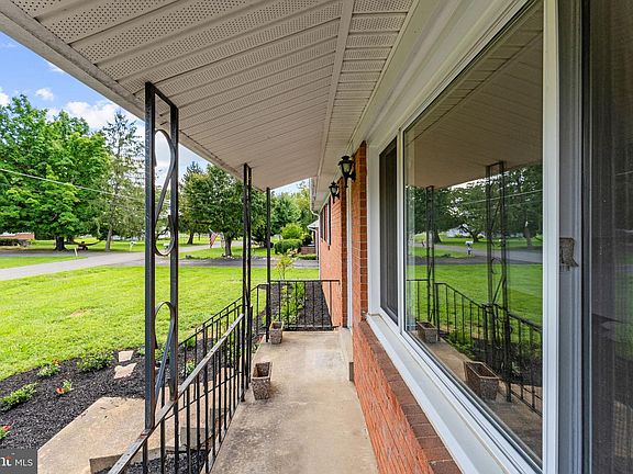 3rd image of 4082 Stanberry Ave