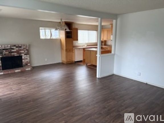 4th image of 1629 College St