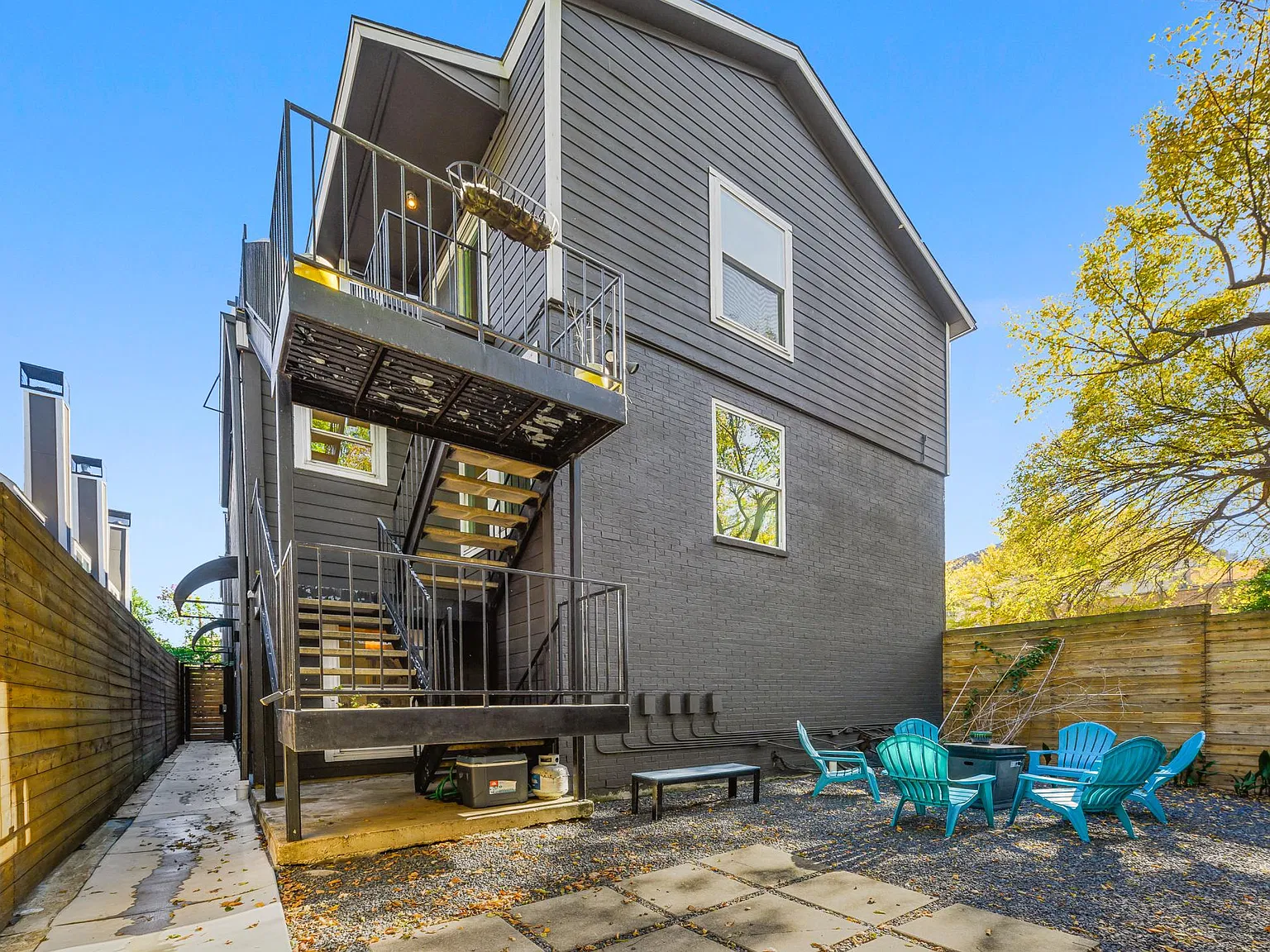 1 bed, 1.5 bath, 902 sqft, $3,700 — Photo 1