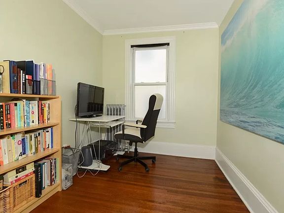 4th image of 84 Gautier Ave #1