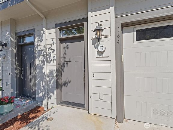 3rd image of 164 Loganberry Court