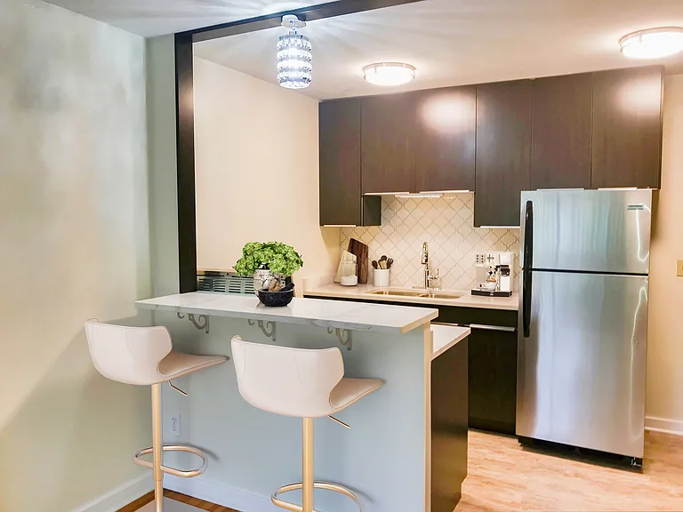 806 Franklin Ave W #303 — Photo 4