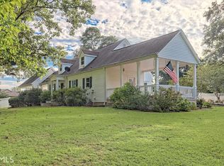 29 Mountain View Rd, Toccoa, GA 30577