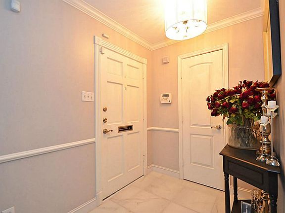 CUSTOM LIGHTING IN ALL ROOMS