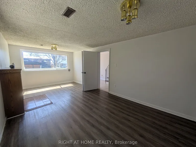 740 Stone St — Photo 13