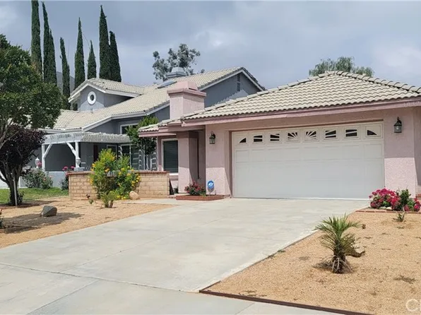 10327 Crossing Green Cir, Moreno Valley, CA 92557
