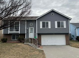 18709 T St, Omaha, NE 68135