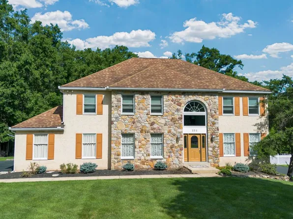 231 11th Ave, Collegeville, PA 19426