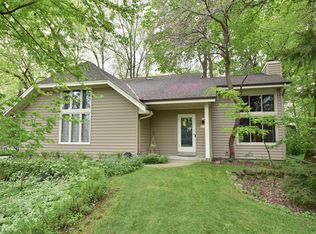 4975 W Radcliffe Dr, Brown Deer, WI 53223