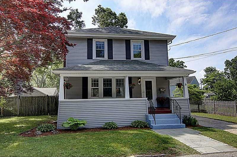 2nd image of 3 Myrtle Ave