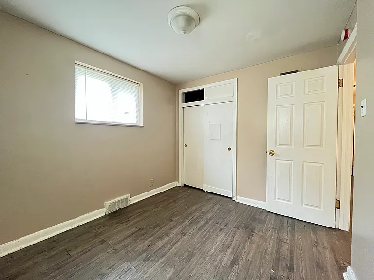 1137 Glenside Ln — Photo 8
