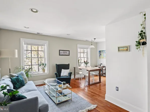 1708 Pine St APT 4F, Philadelphia, PA 19103