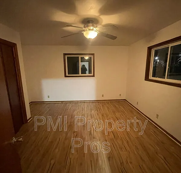 8573 N Granville Rd — Photo 9