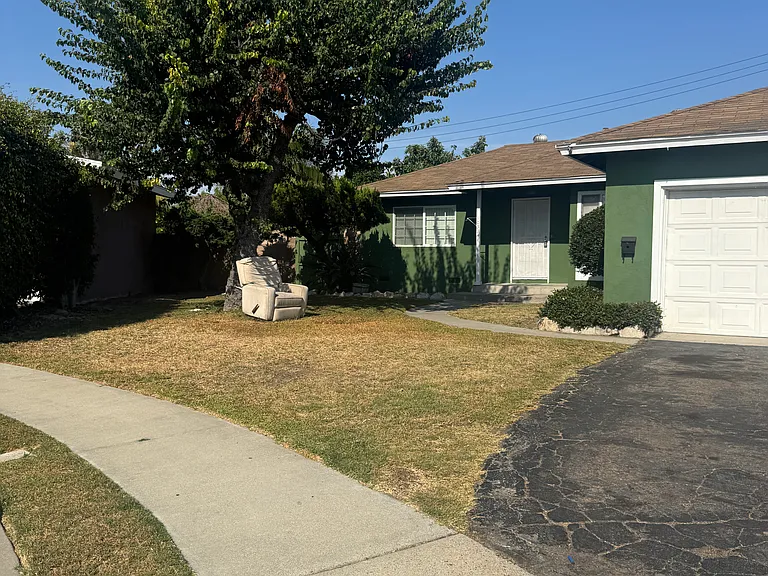 10324 Vantage St — Photo 12