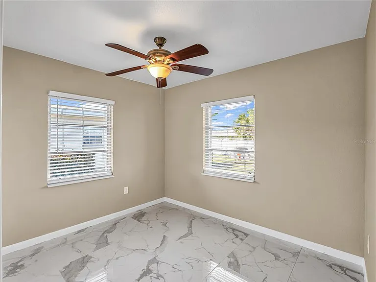 640 Dalton Blvd — Photo 14