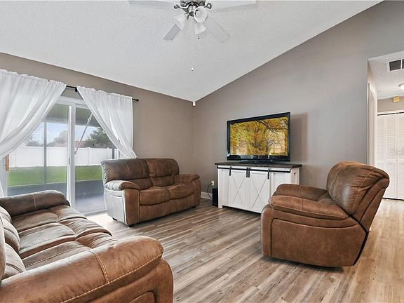 4th image of 15512 Hidden Lake Cir