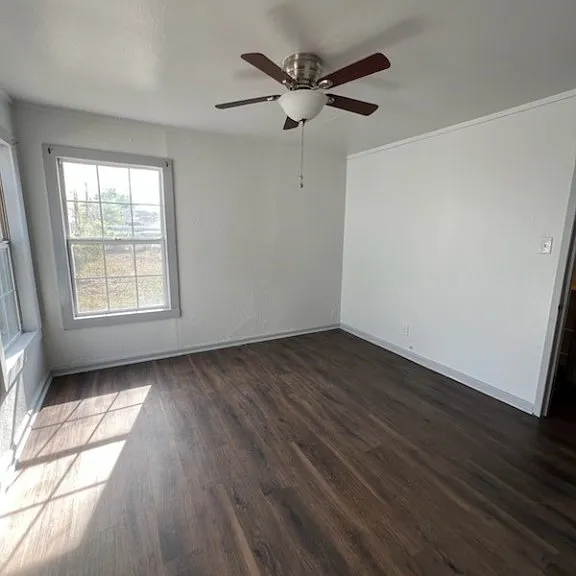 813 E Kenedy Ave — Photo 5