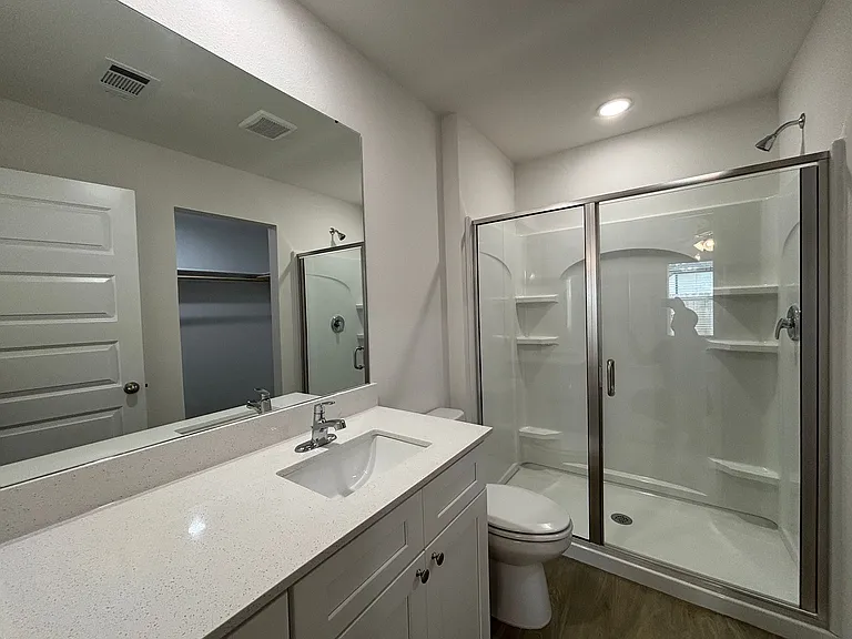 213 Preston Ln — Photo 12