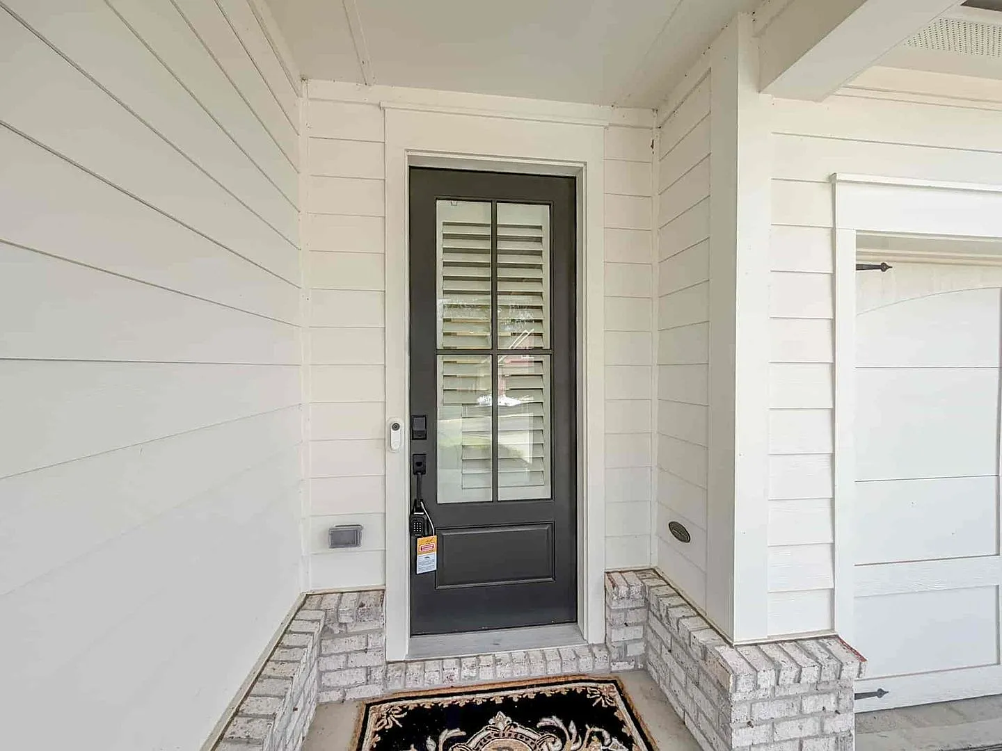 Stunning 3 BR Modern Farmhouse in Marietta - Luxury, Space, and Style! — Photo 2
