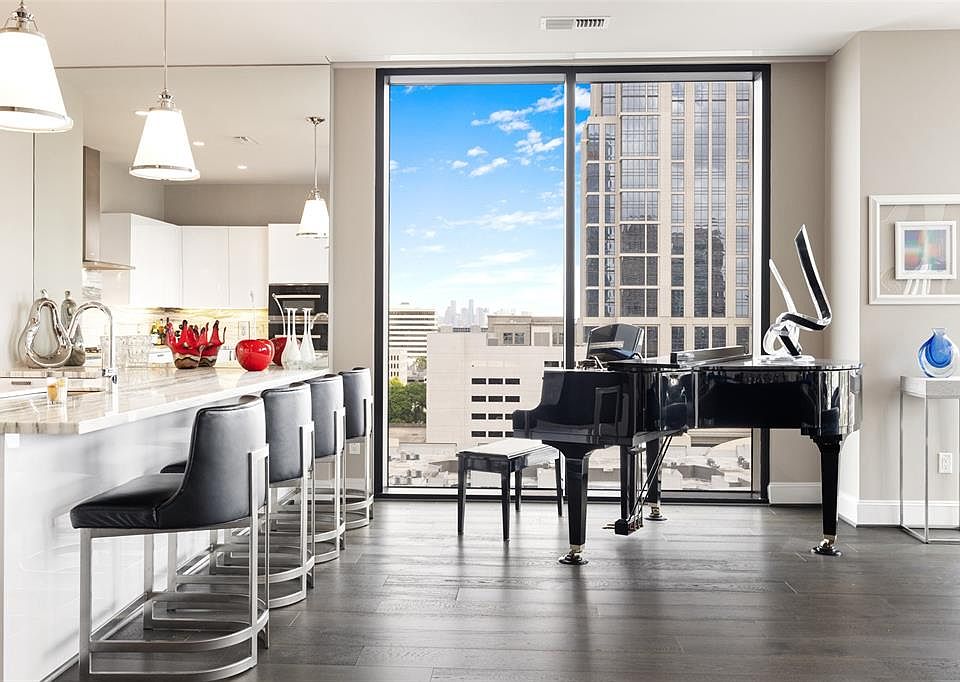 1st image of 1409 Post Oak Blvd Unit 1101