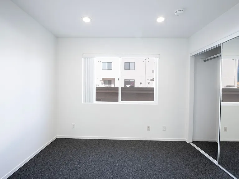 Discover Modern Townhome Living in Palms - 1 & 2 Bedrooms Available, Moments from Culver City! — Photo 15