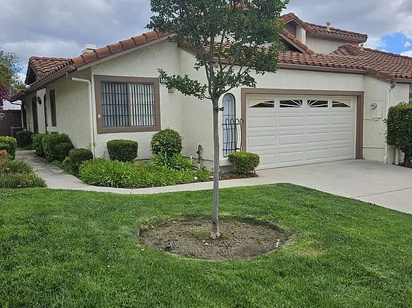 682 Llanerch Ln, Simi Valley, CA 93065