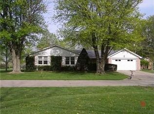 1944 N Log Cabin Dr, Anderson, IN 46011