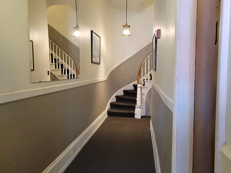 1706 Pine St #2R — Photo 9