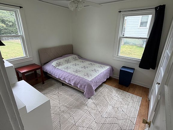 3rd image of 202 Mayfield Dr