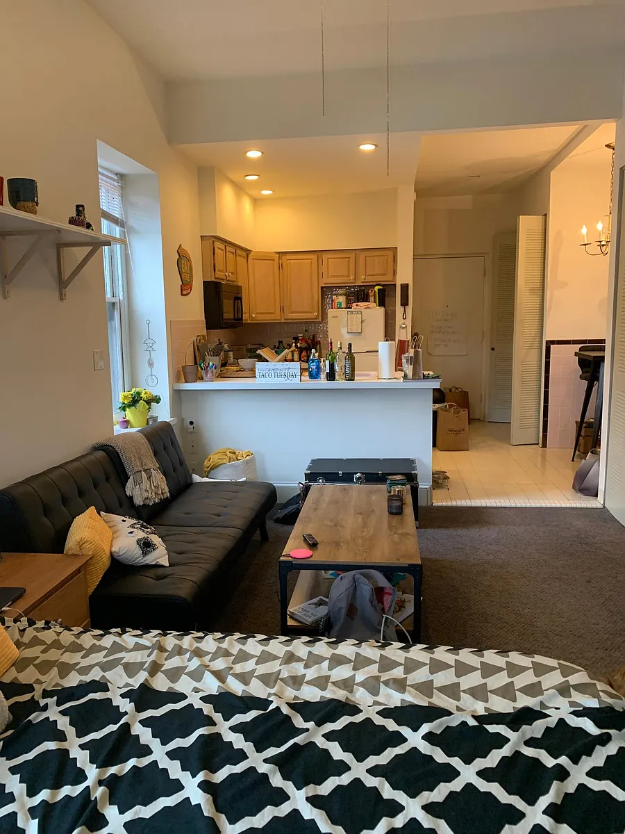 Building Photo - 4110 Spruce St #3B