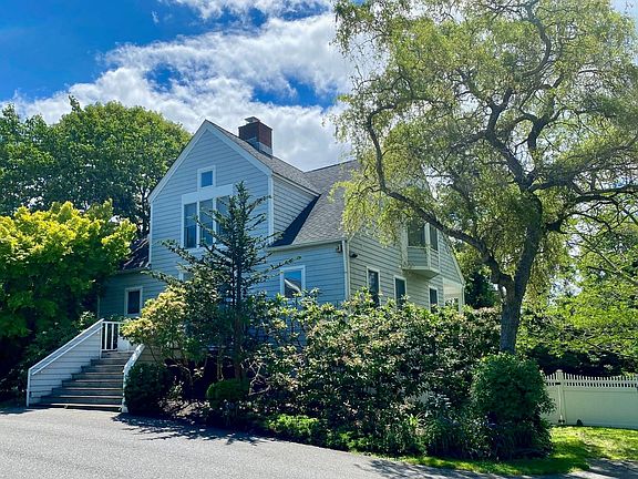 2nd image of 264 Montauk Hwy