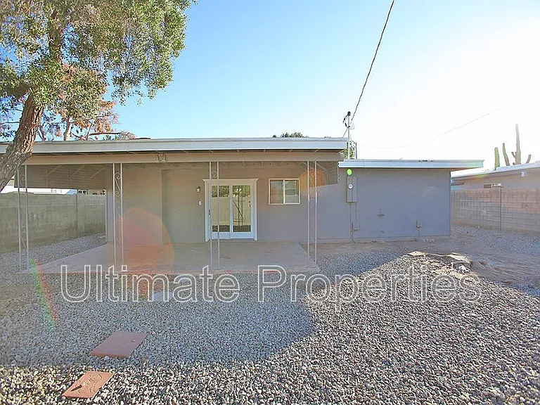3702 E Altadena Ave — Photo 14