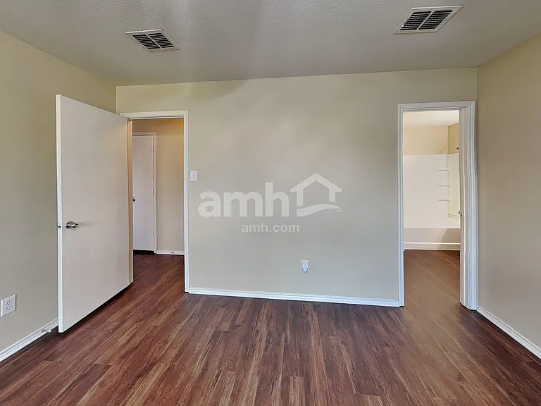 1021 Bumble Bee Dr — Photo 11