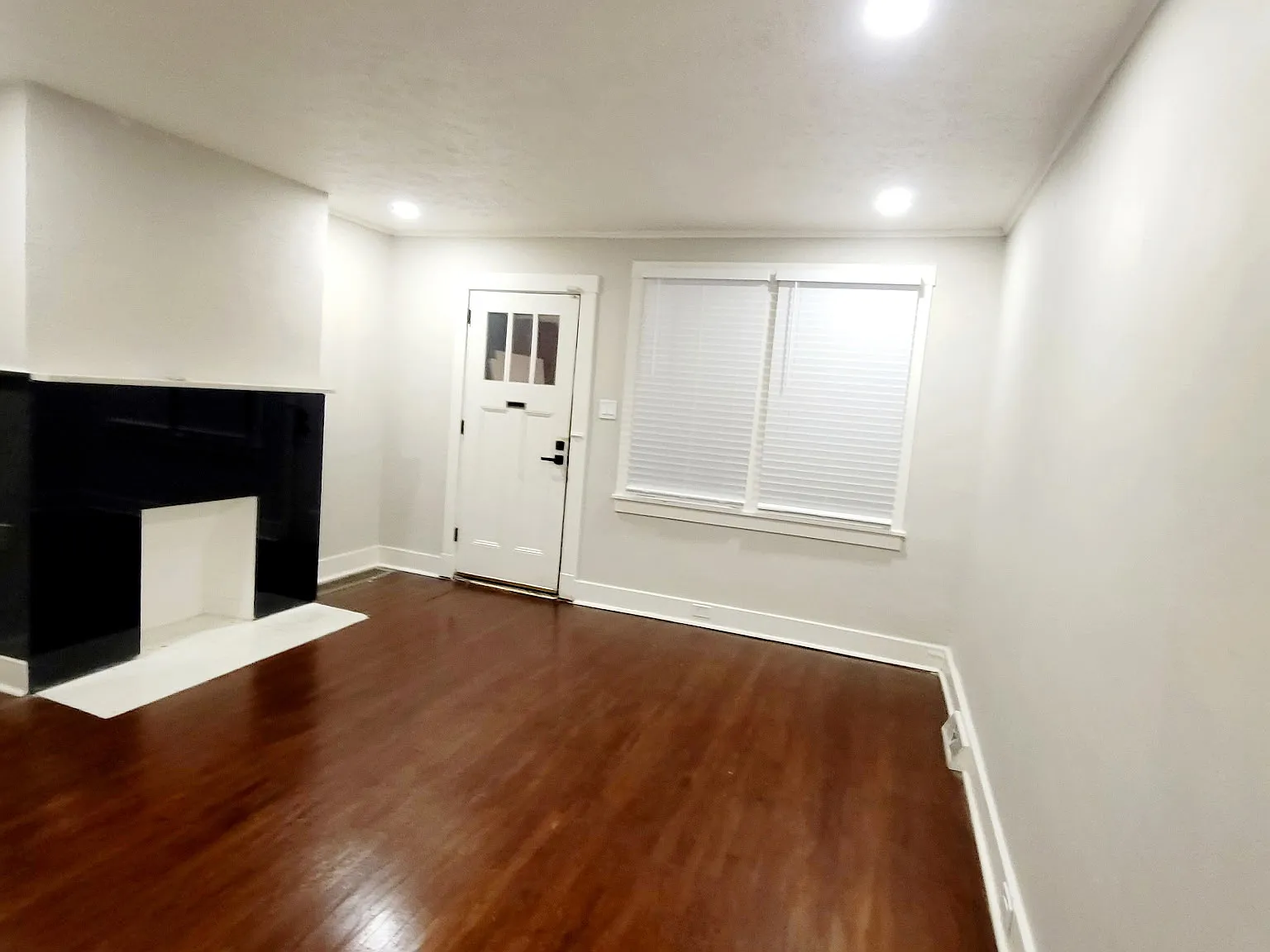 3 bed, 1494 sqft, $2,200 — Photo 3
