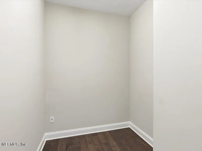80 Oyster Bay Way — Photo 18