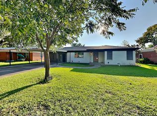 1019 Park Center St, Benbrook, TX 76126
