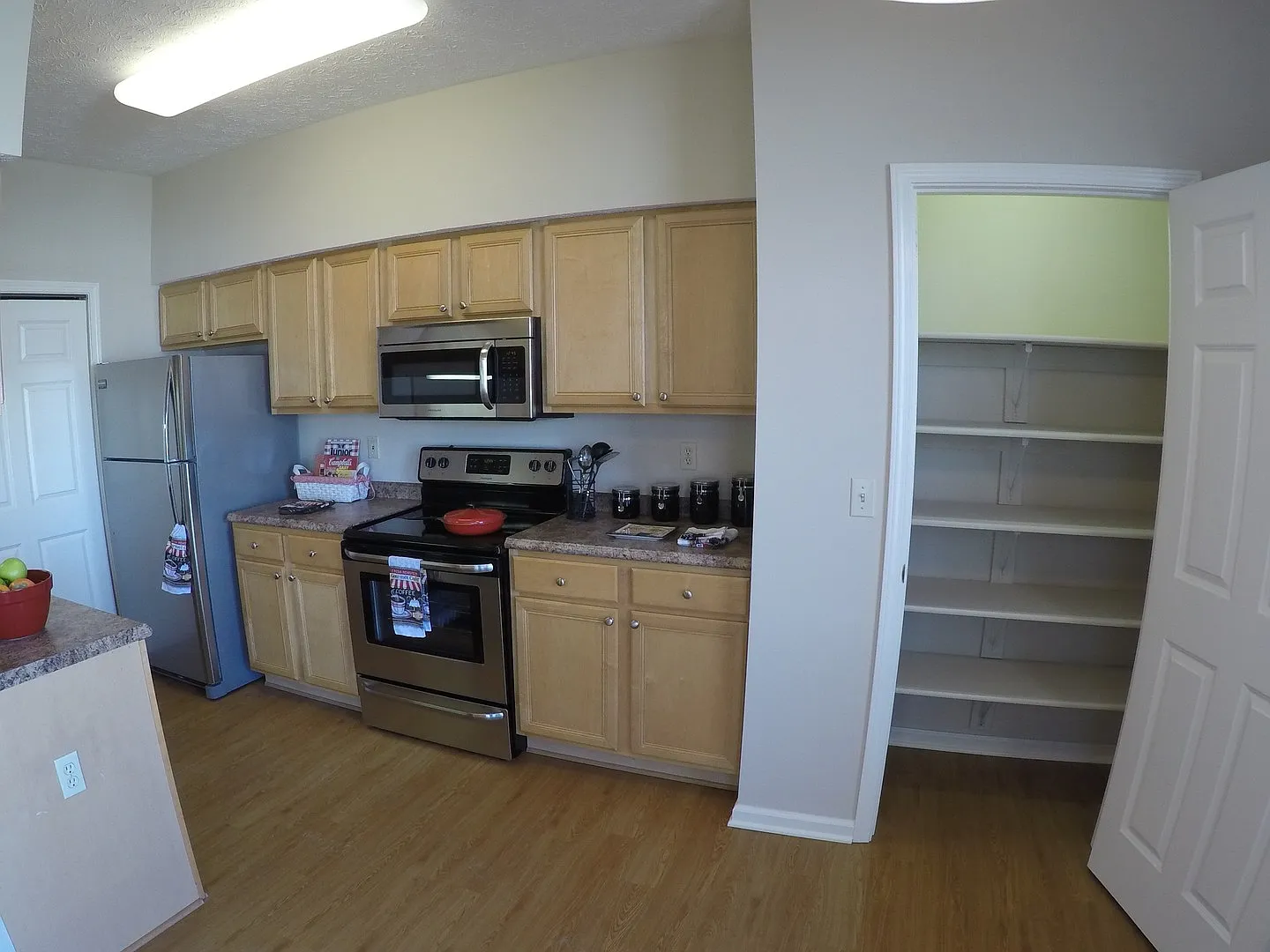 Portledge Commons, 1 and 2 Bedroom apartments, carport, central Lafayette — Photo 3