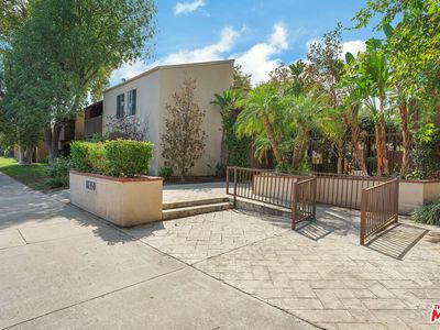 18350 Hatteras St APT 218, Tarzana, CA, 91356