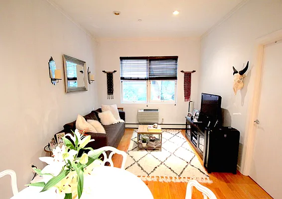 Rented by Compass | media 10