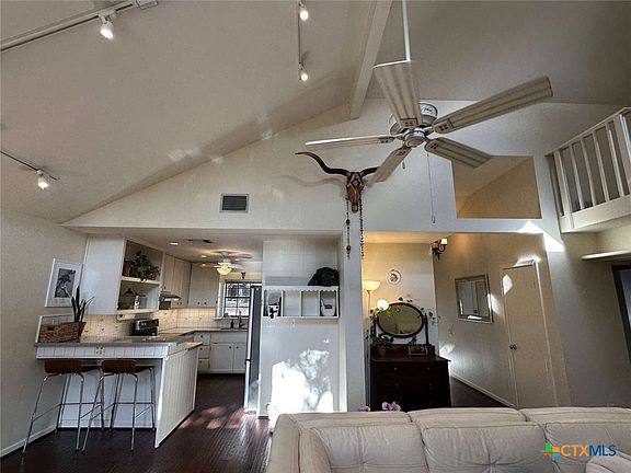 5th image of 104 Elm Hill Ct