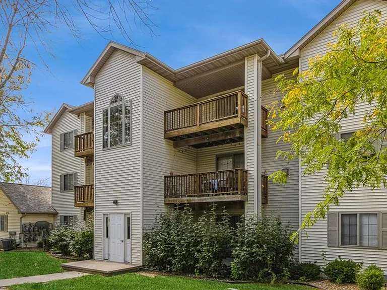 2867 Coral Ct #303 — Photo 16