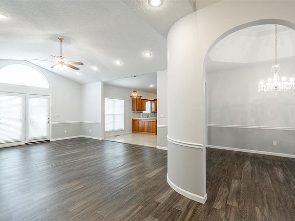4th image of 1702 Whispering Oaks Pl
