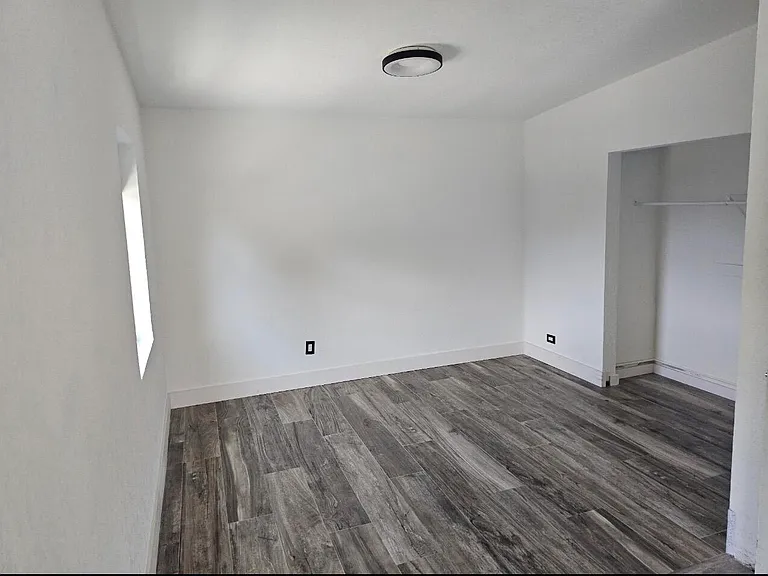 1330 NE 41st Dr #1 — Photo 9