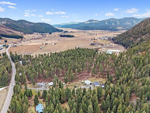 2nd image of 527 Williams Lake Rd