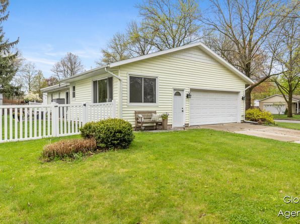 200 Edison Park Ave NW, Grand Rapids, MI 49504