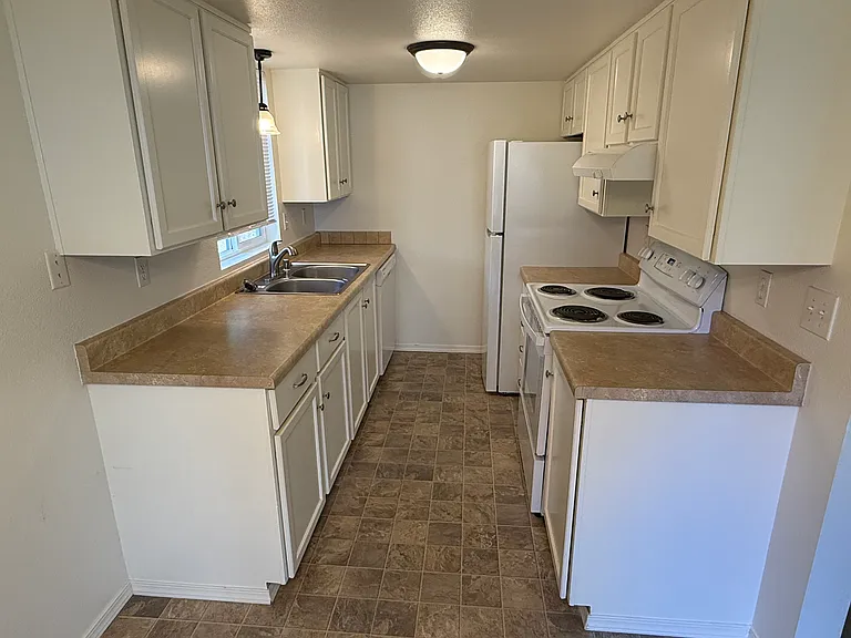 9127 Meridian Pl NE #2 — Photo 6